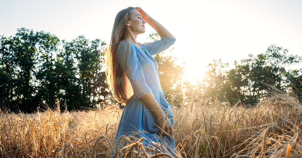 1. What is the best dry shampoo for oily hair and scalp? 2. How to choose the right dry shampoo for greasy hair? 3. Does dry shampoo work for very oily hair? 4. Best dry shampoo for thin and oily hair without buildup 5. Best drugstore dry shampoo for oily hair under $20